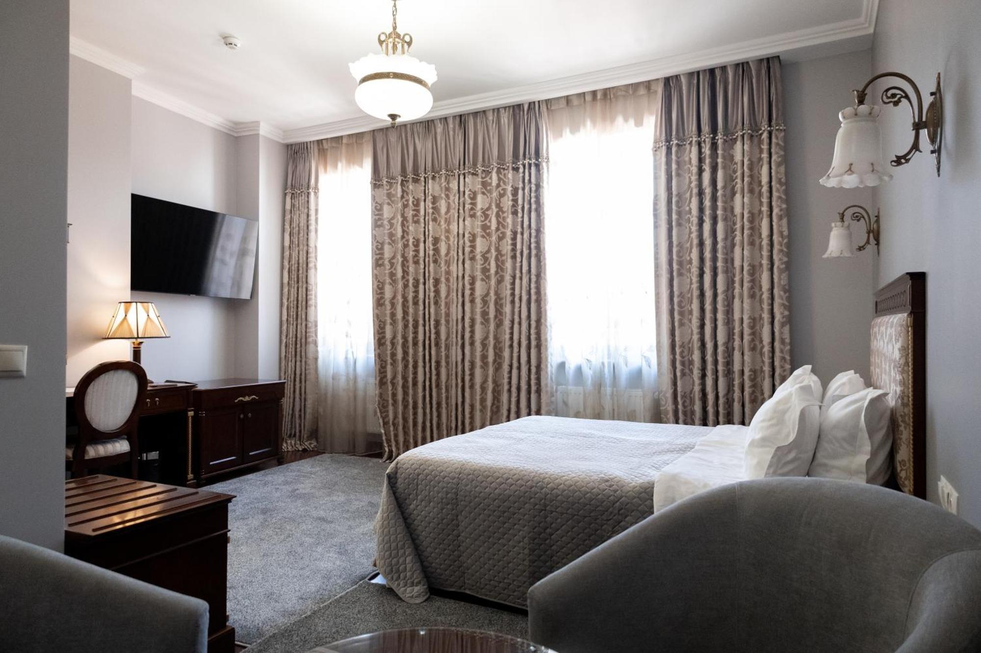 Otel Allureinn And 4*